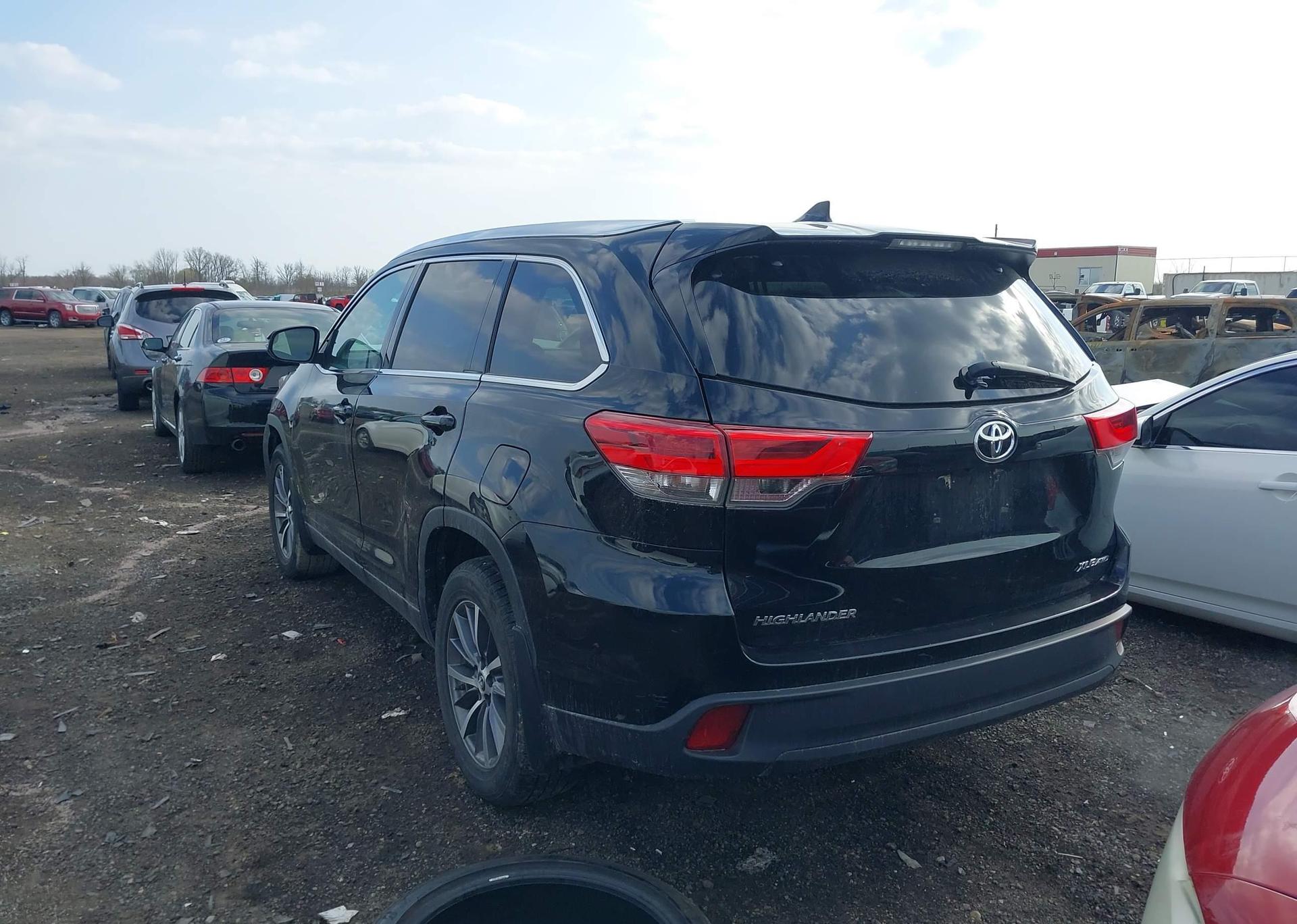 2019 TOYOTA highlander xle