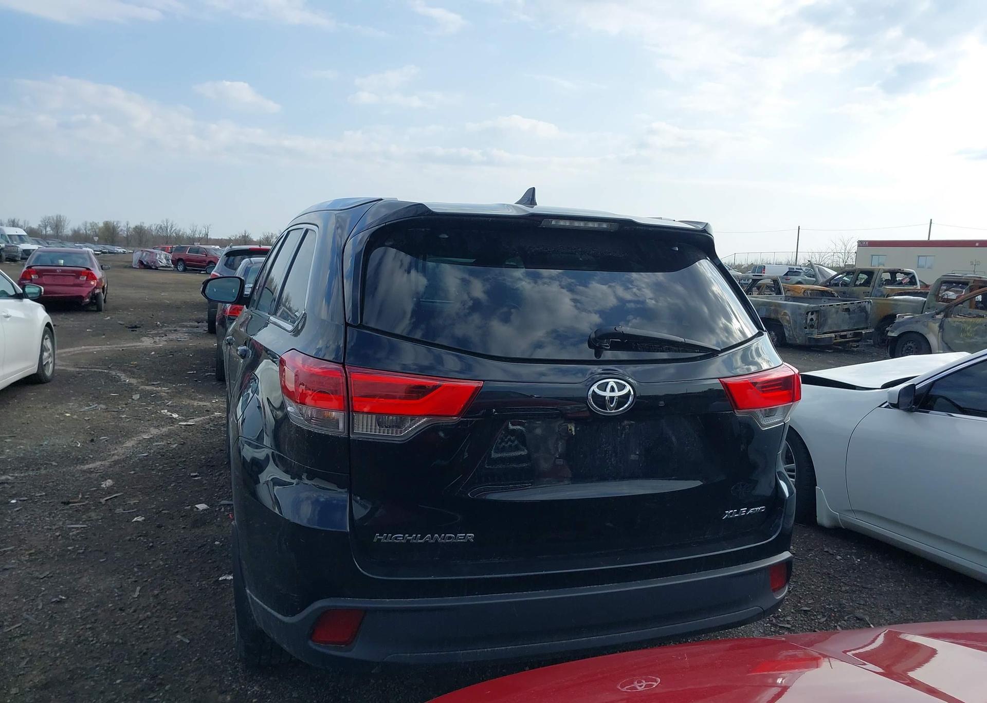 2019 TOYOTA highlander xle