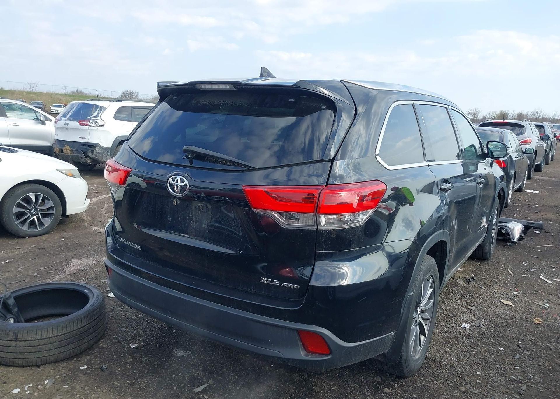 2019 TOYOTA highlander xle