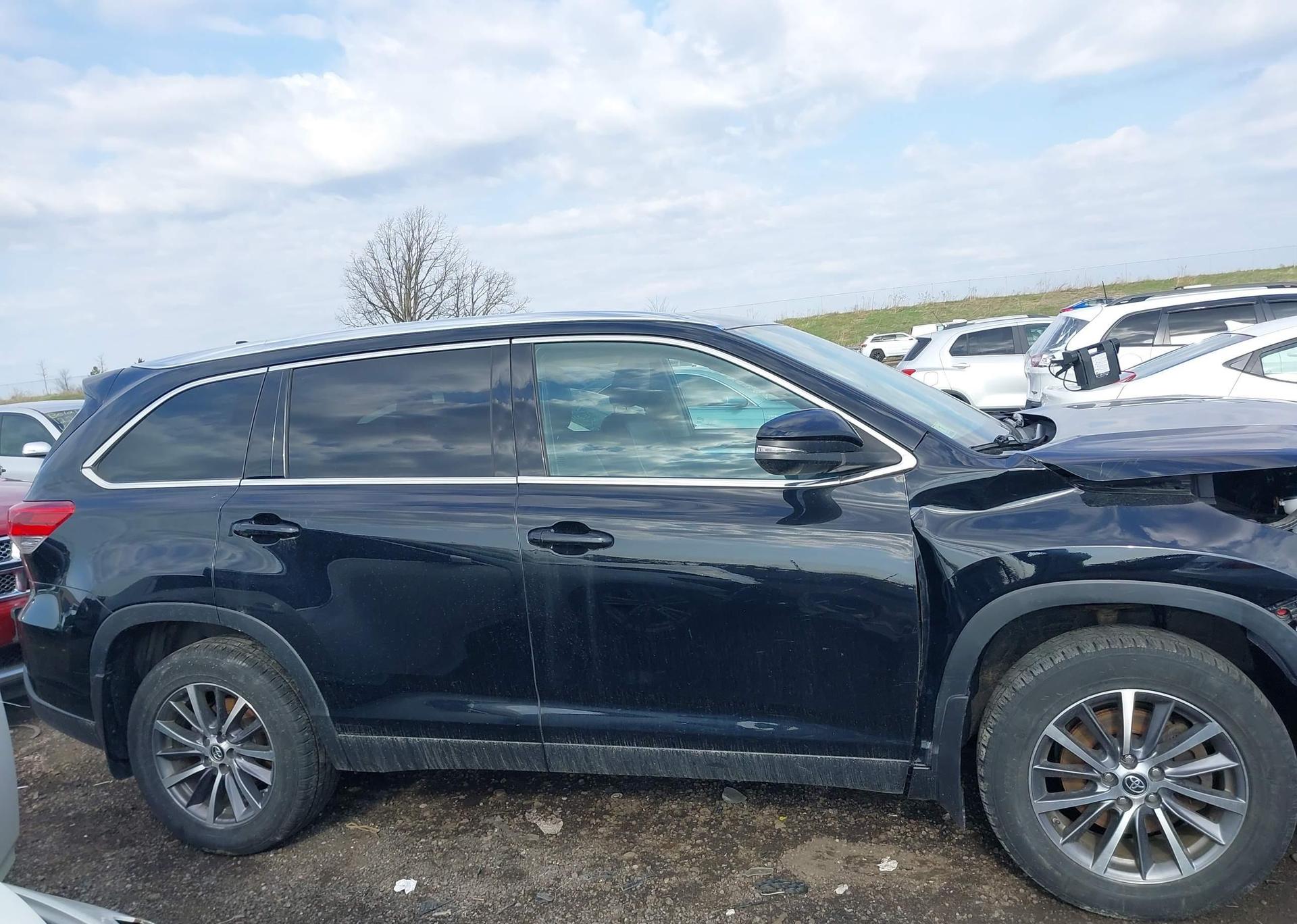 2019 TOYOTA highlander xle