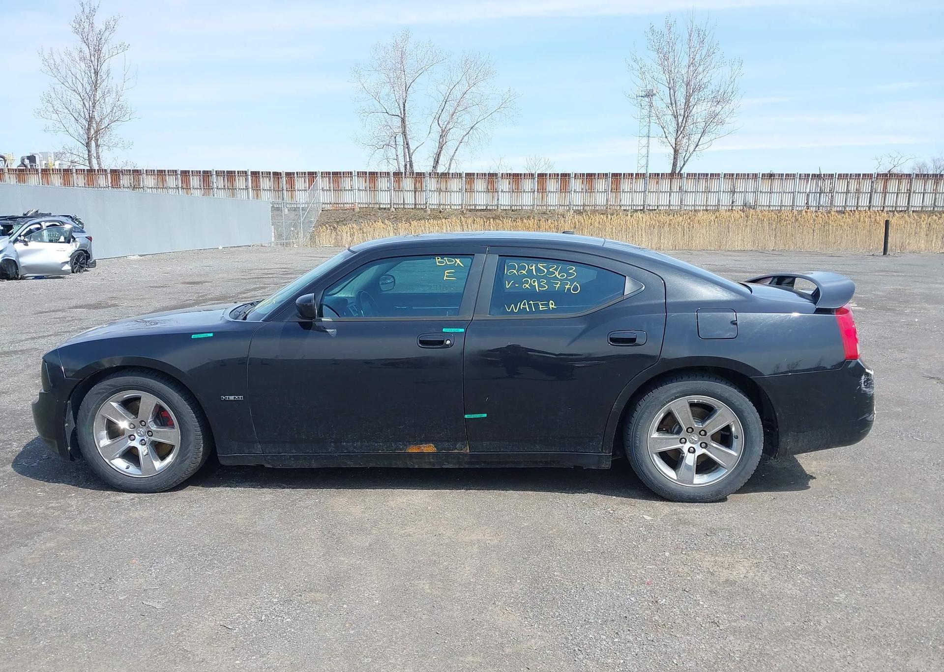 2010 DODGE CHARGER