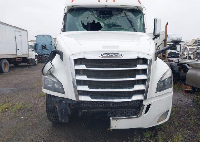 2020 FREIGHTLINER CASCADIA 126