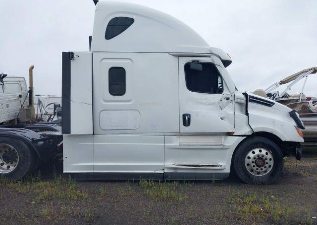 2020 FREIGHTLINER CASCADIA 126