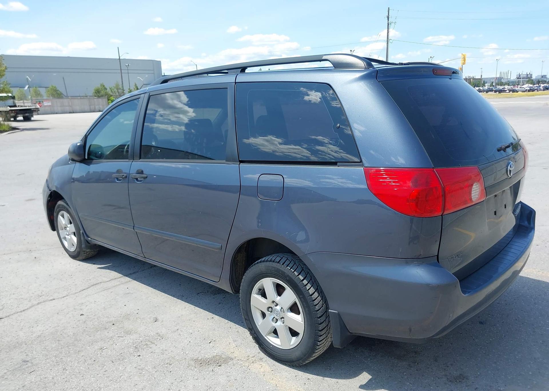 2006 TOYOTA SIENNA