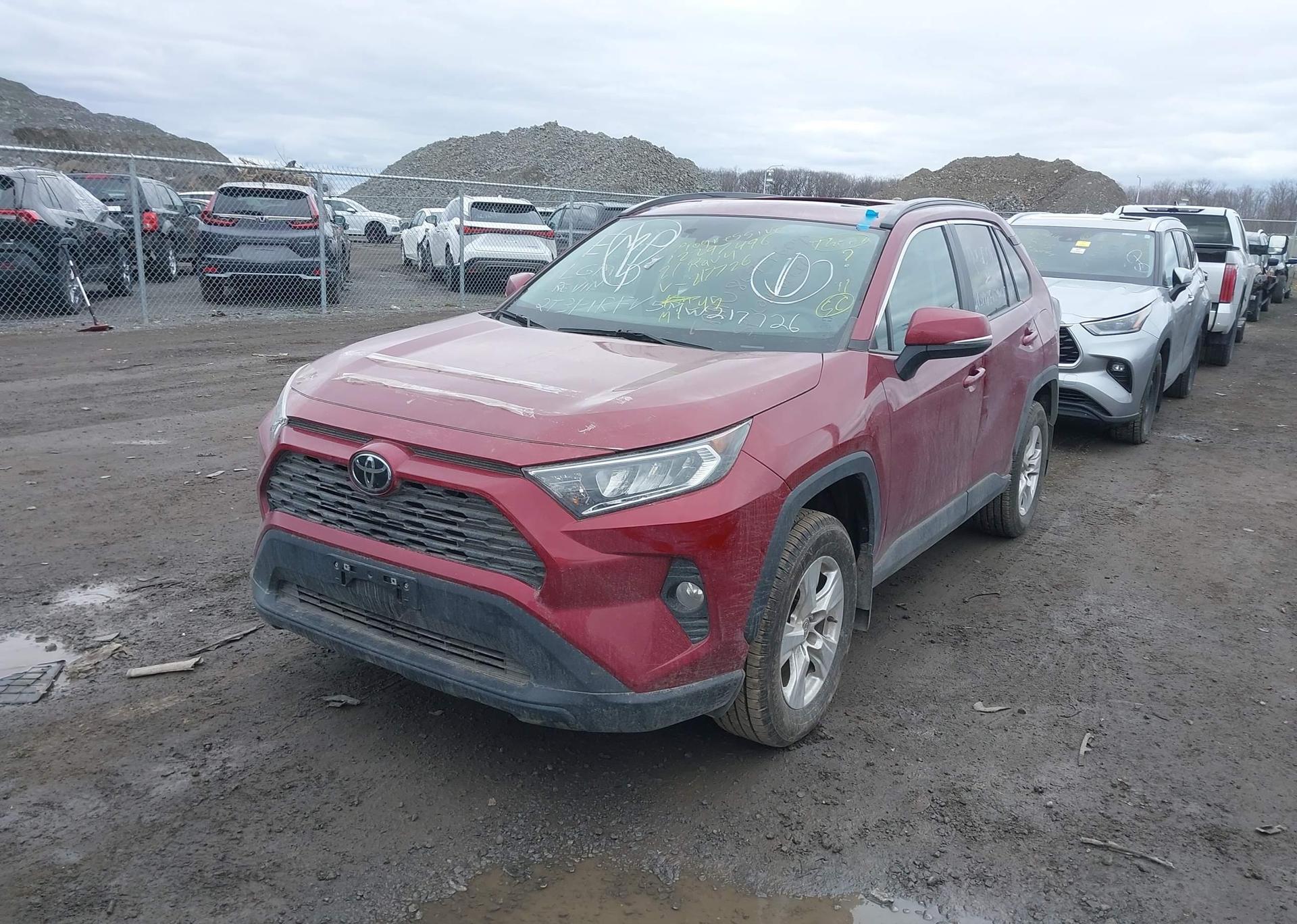 2021 TOYOTA RAV4 XLE