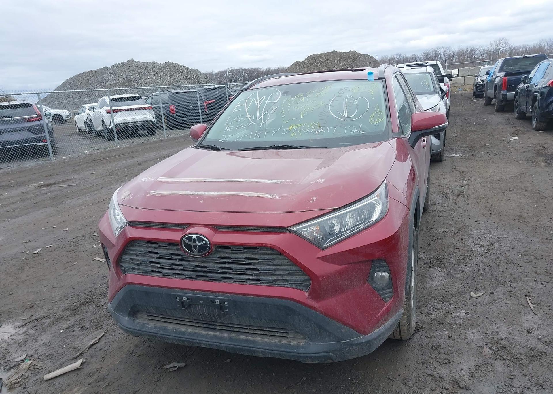 2021 TOYOTA RAV4 XLE