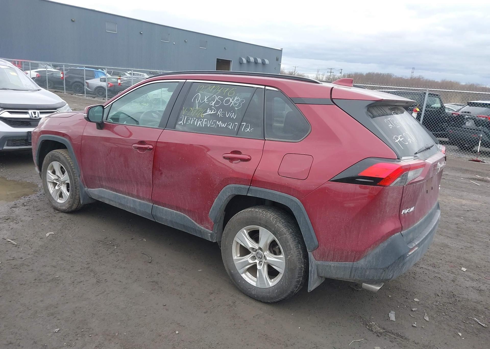 2021 TOYOTA RAV4 XLE