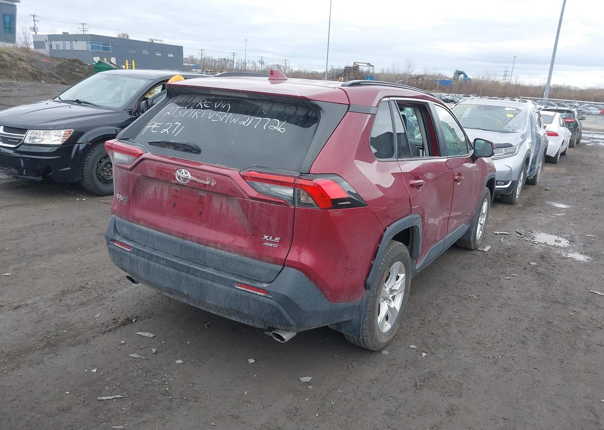 2021 TOYOTA RAV4 XLE
