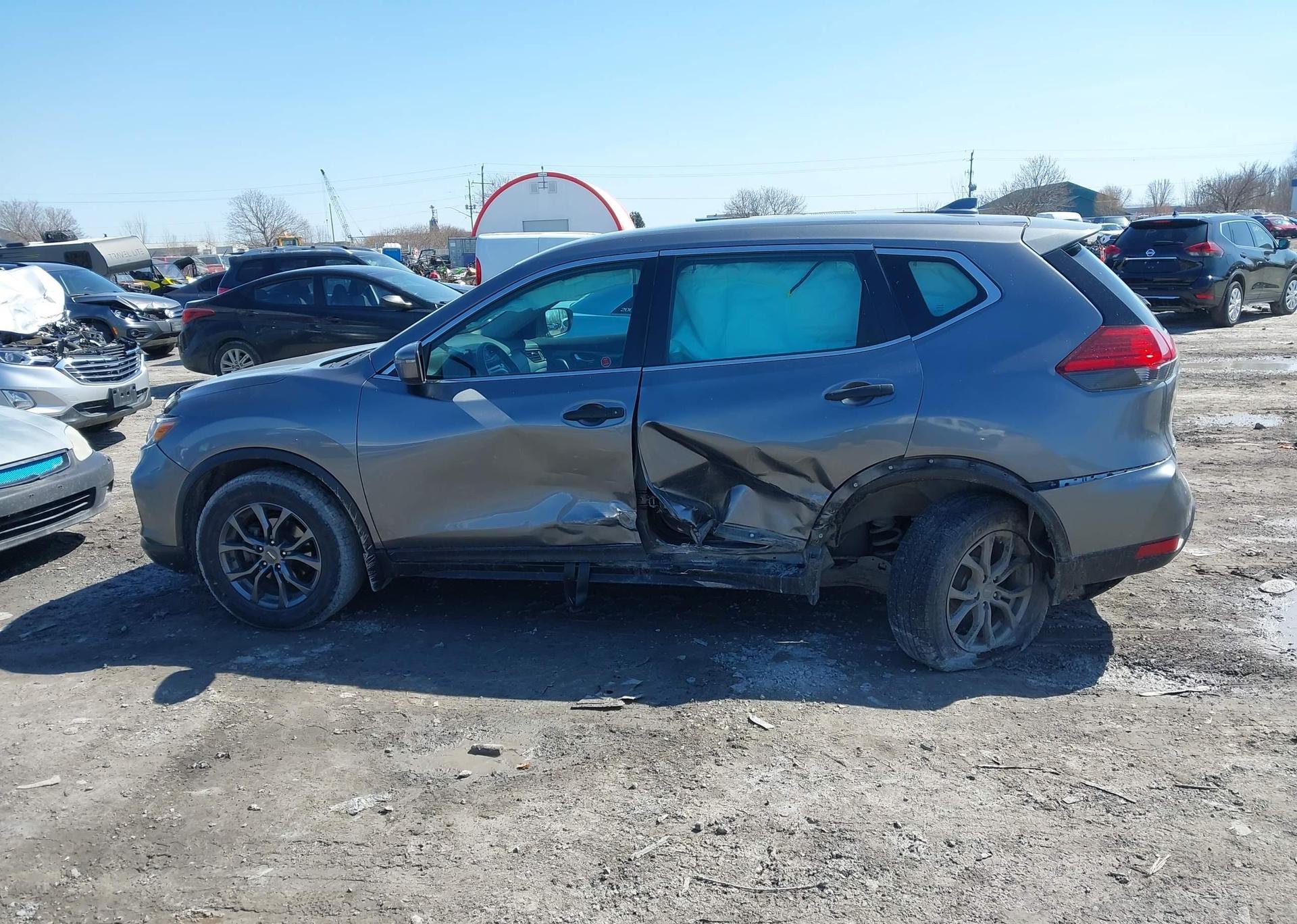 2017 NISSAN ROGUE