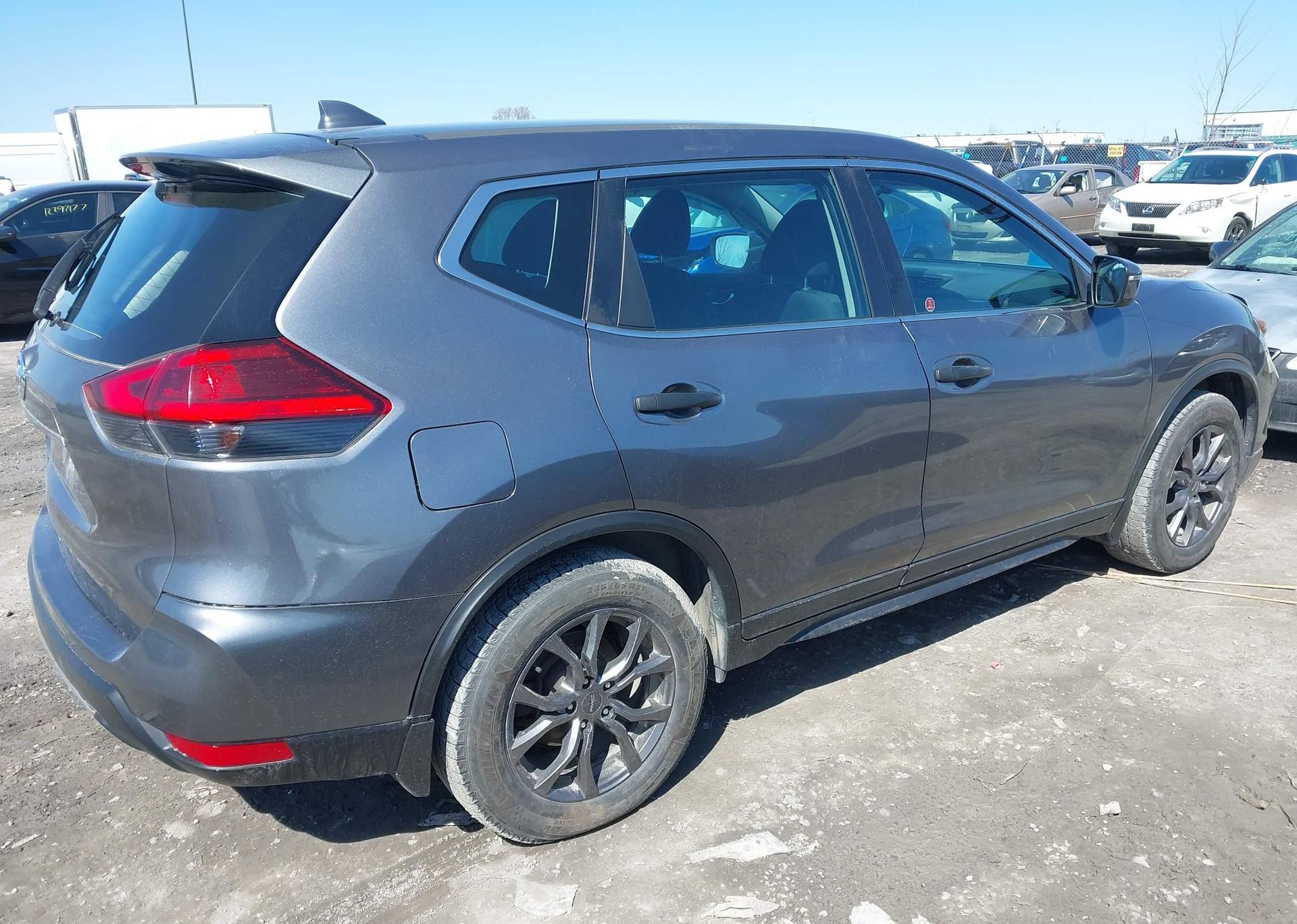 2017 NISSAN ROGUE