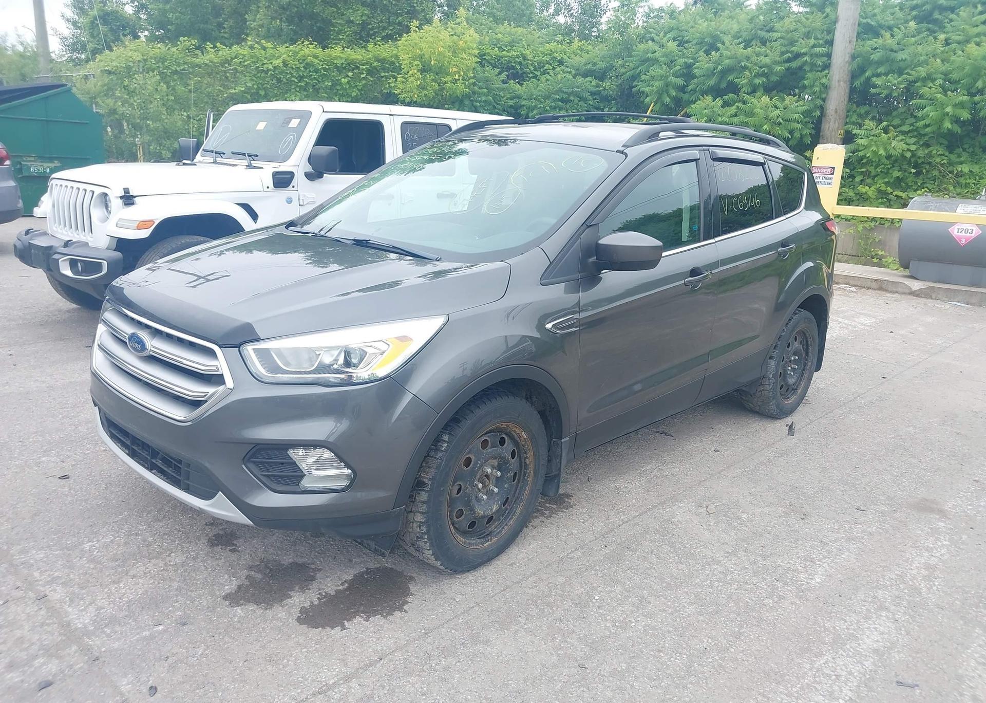 2017 FORD ESCAPE SE