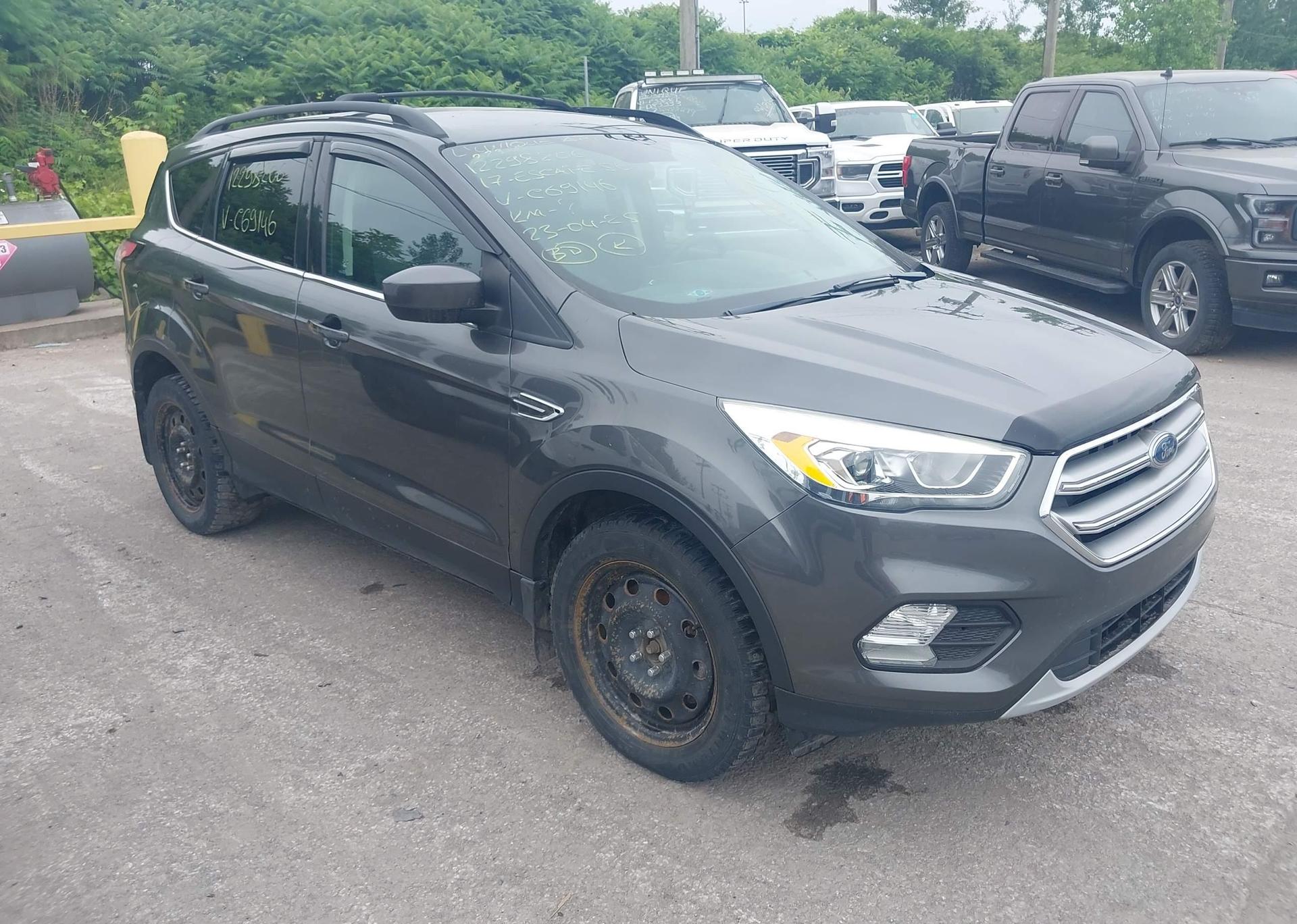 2017 FORD ESCAPE SE
