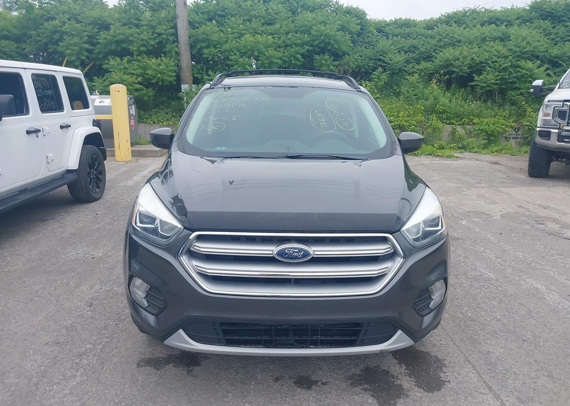 2017 FORD ESCAPE SE