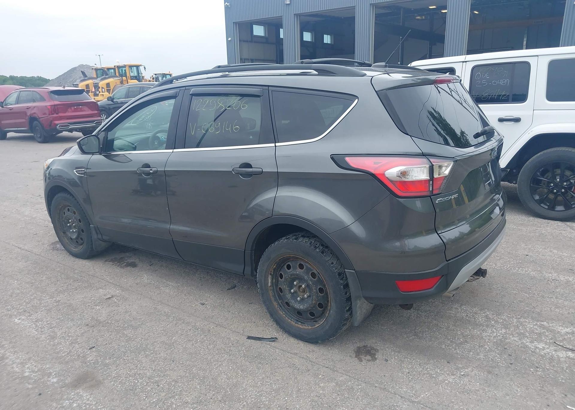 2017 FORD ESCAPE SE
