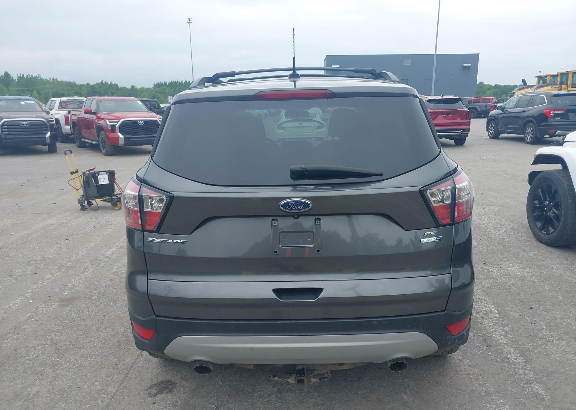 2017 FORD ESCAPE SE