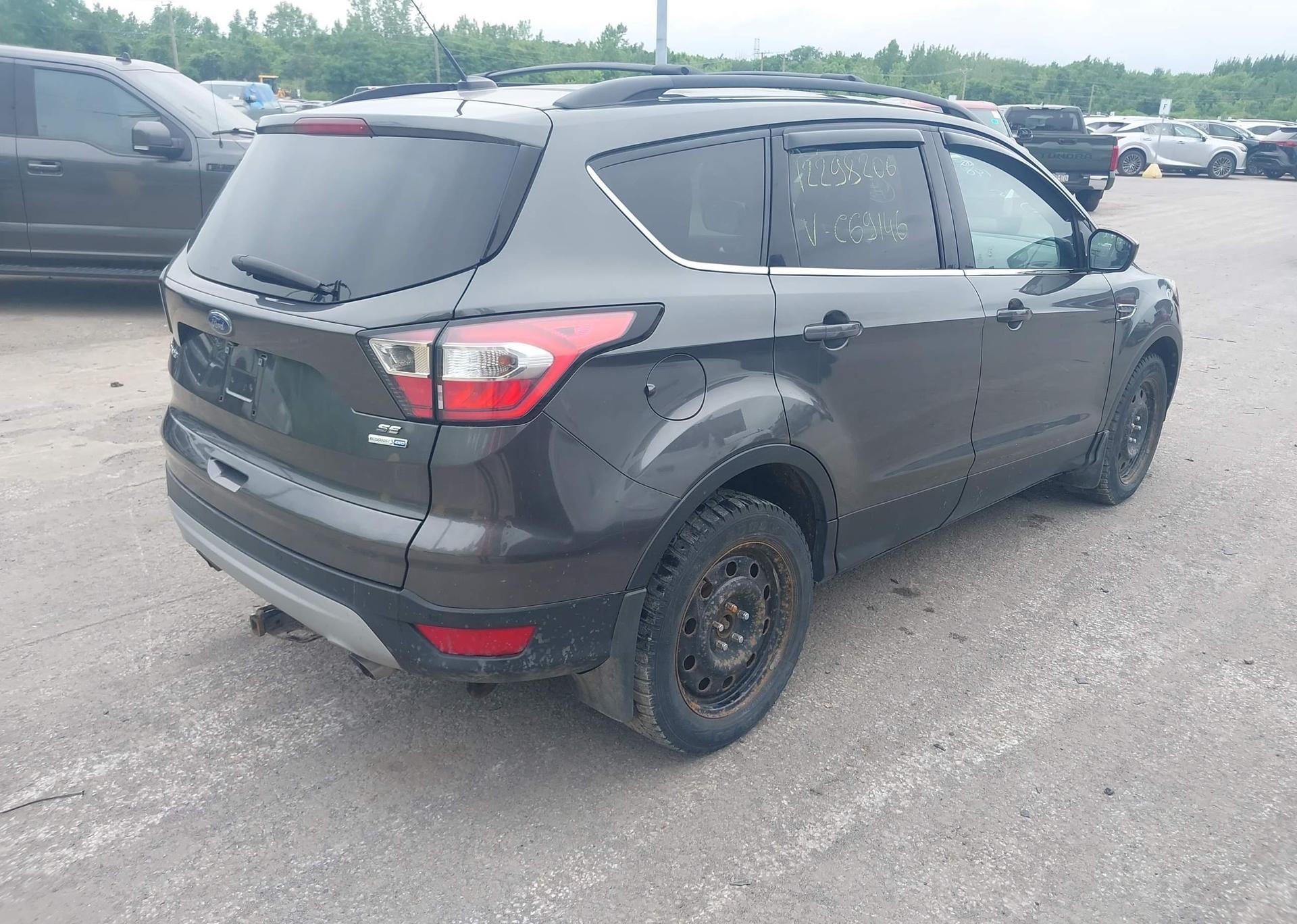 2017 FORD ESCAPE SE