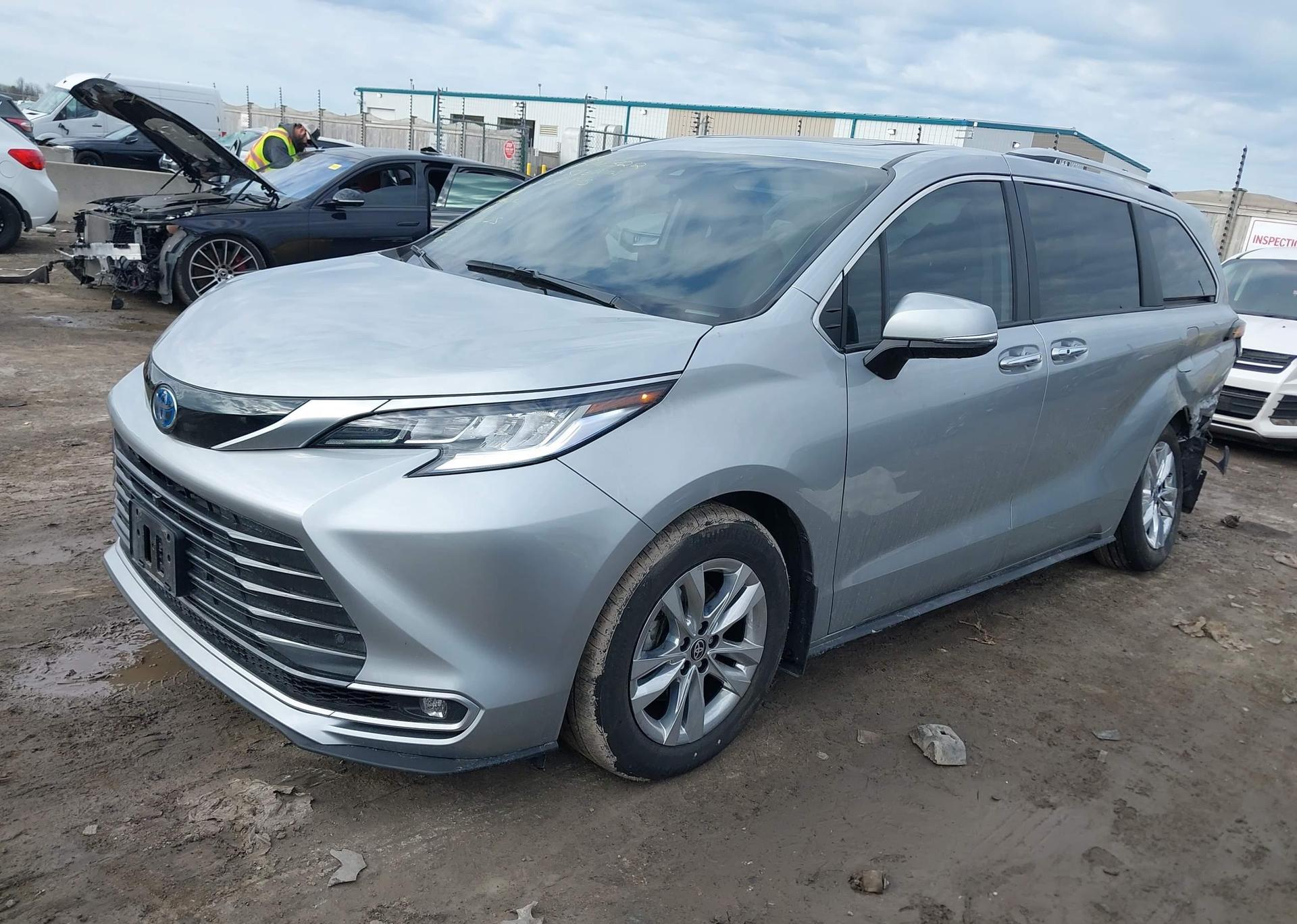 2024 TOYOTA SIENNA