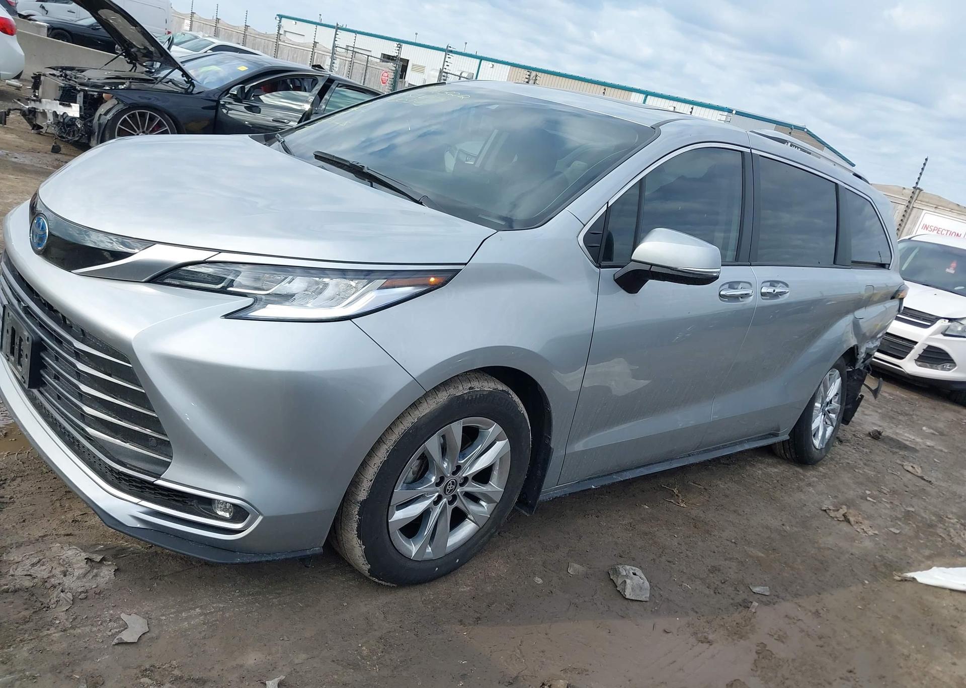 2024 TOYOTA SIENNA