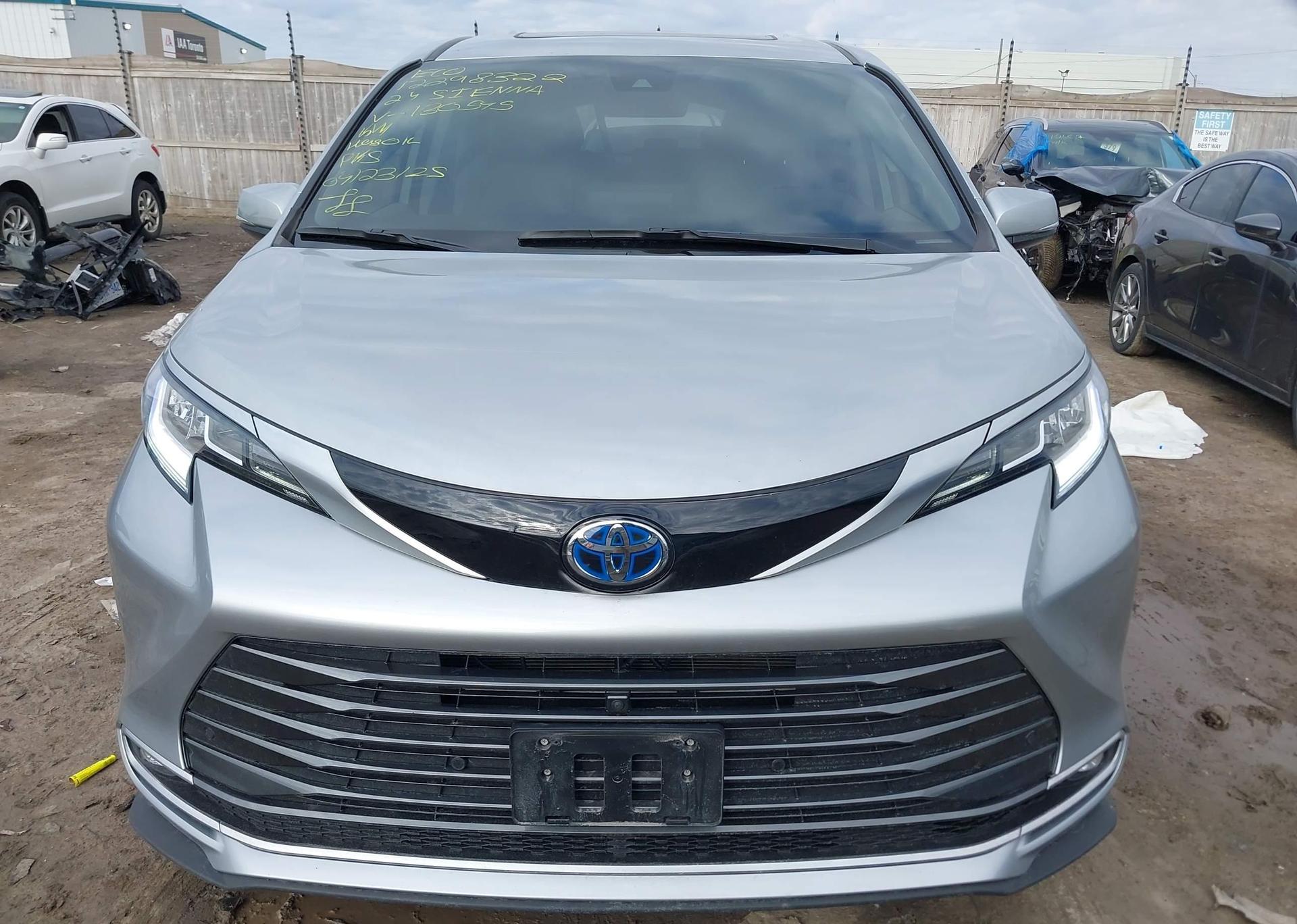 2024 TOYOTA SIENNA