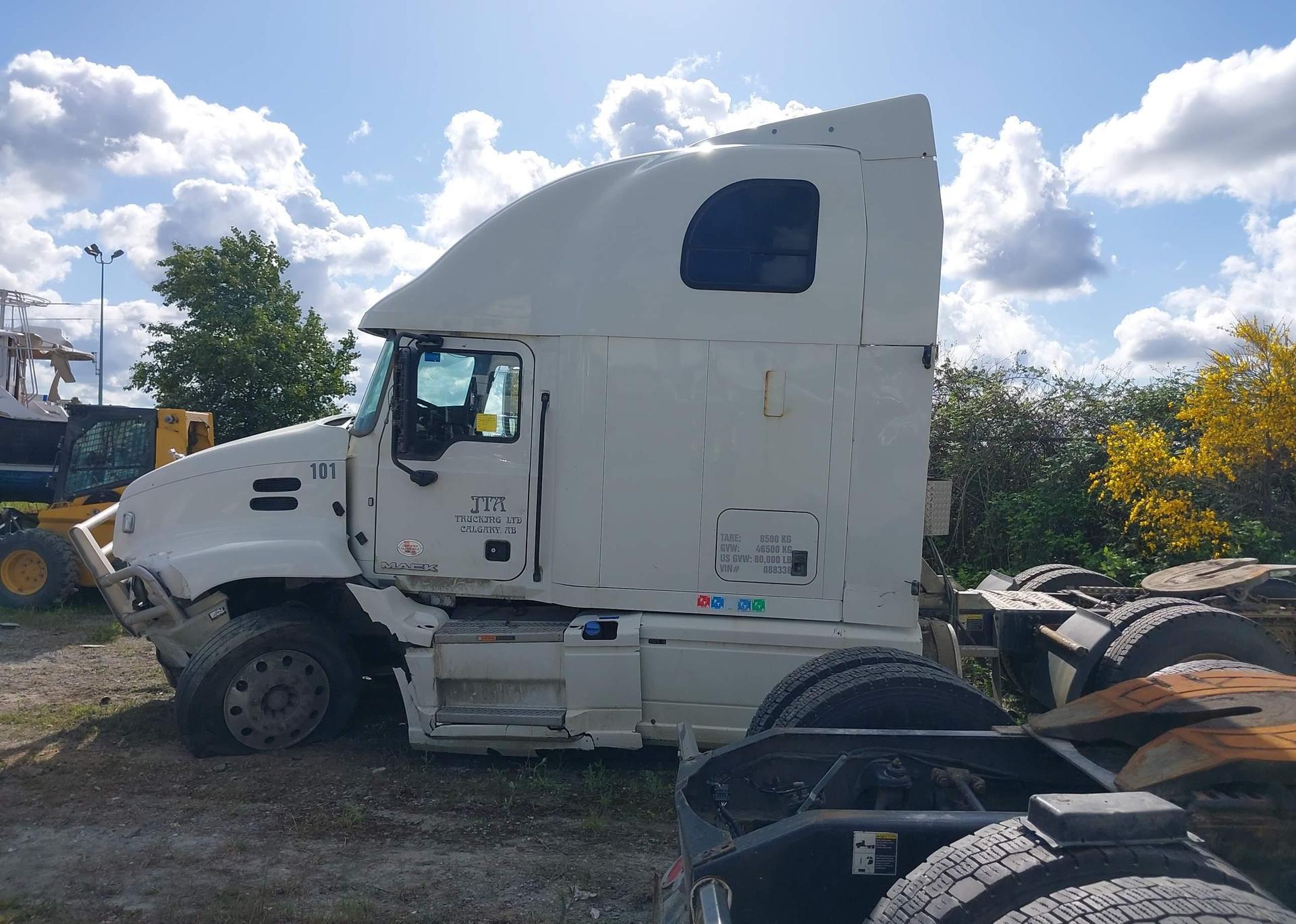 2018 MACK 600 CXU600