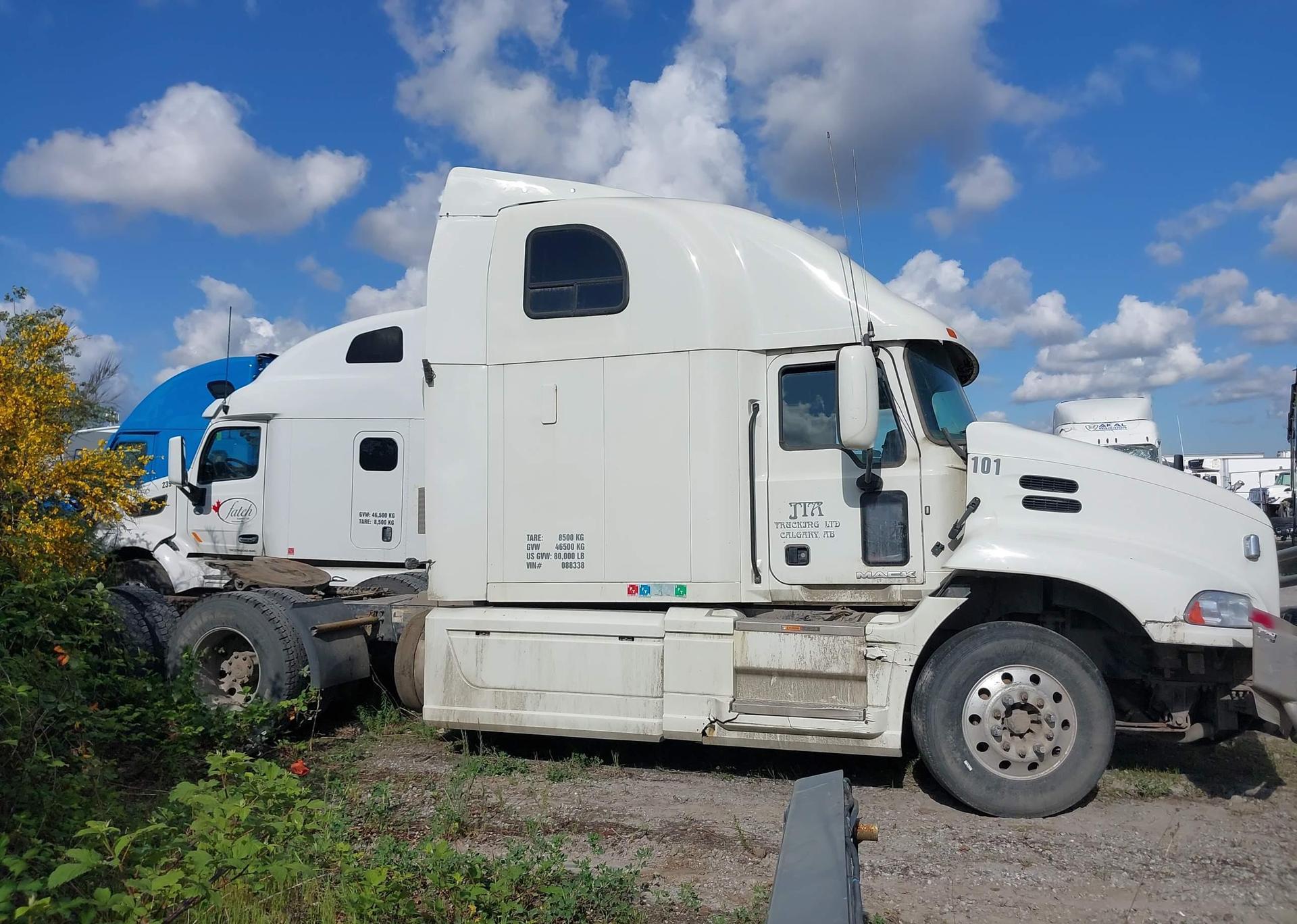 2018 MACK 600 CXU600