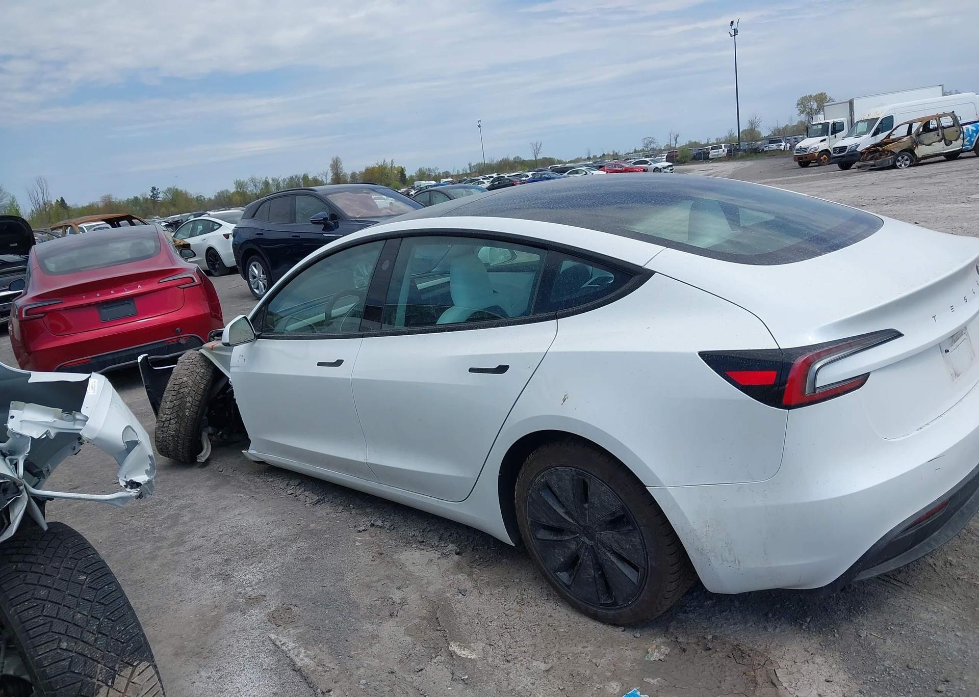 2025 TESLA MODEL 3