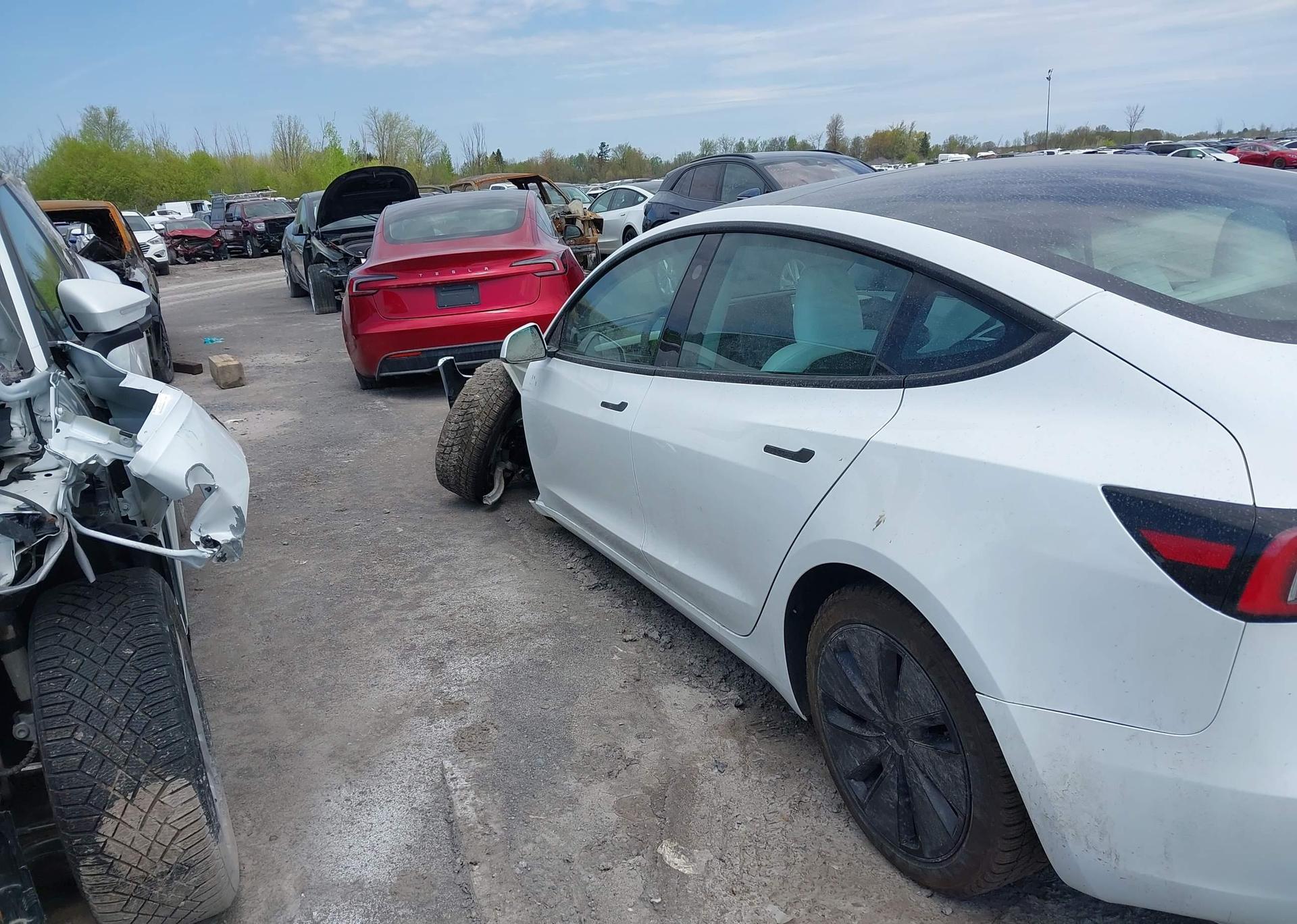 2025 TESLA MODEL 3