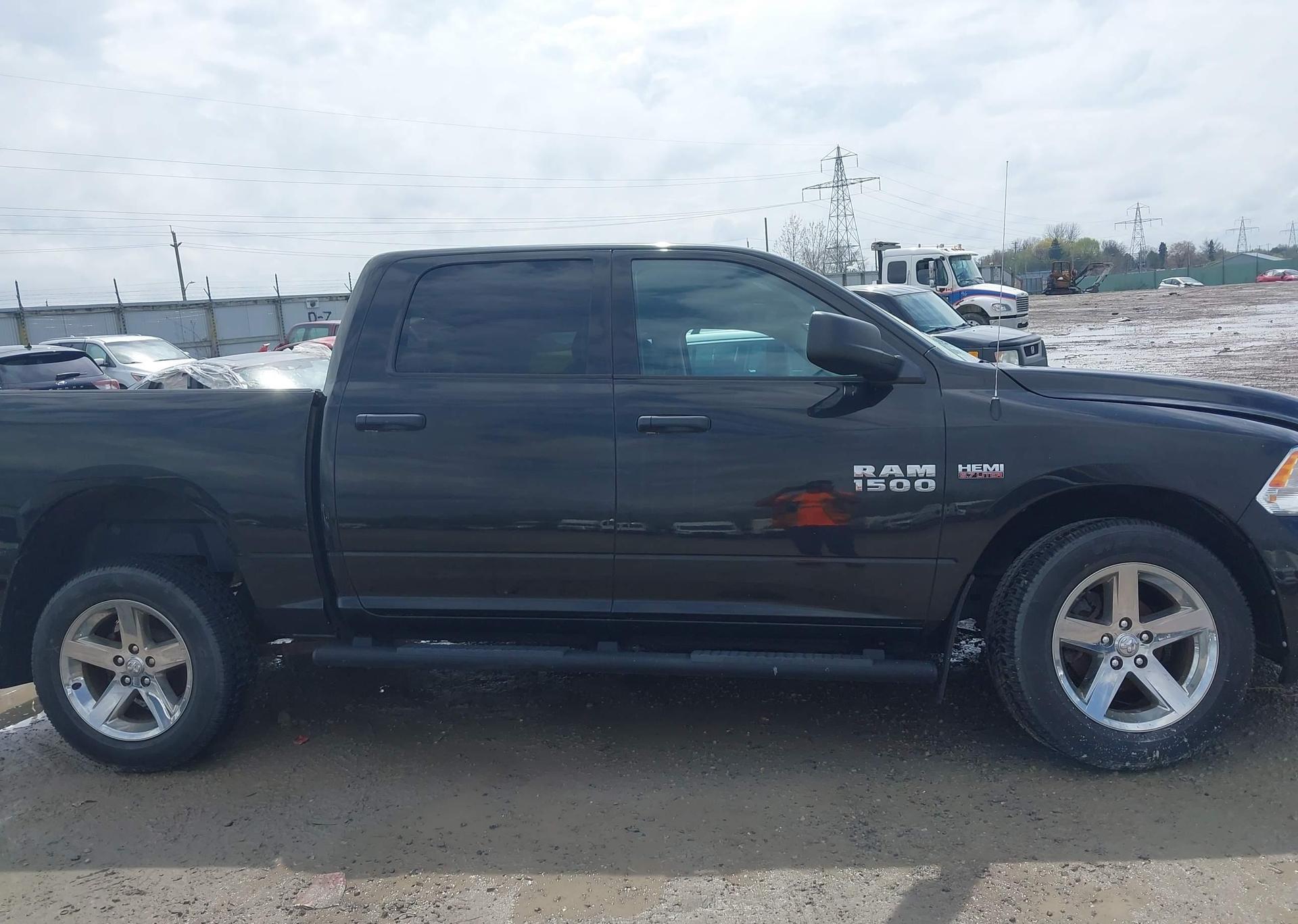 2017 RAM 1500 ST