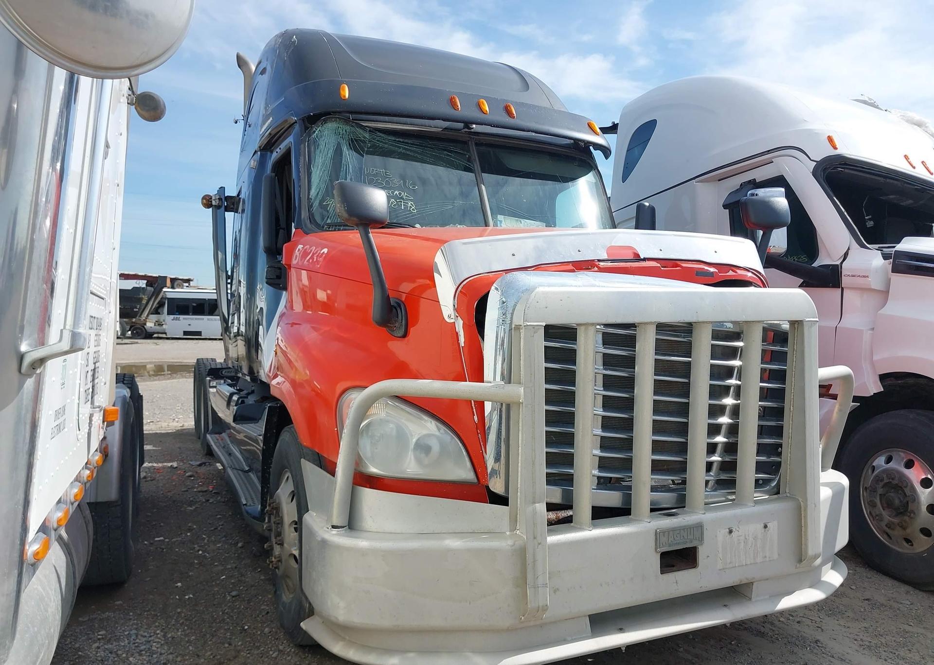 2013 FREIGHTLINER CASCADIA 125