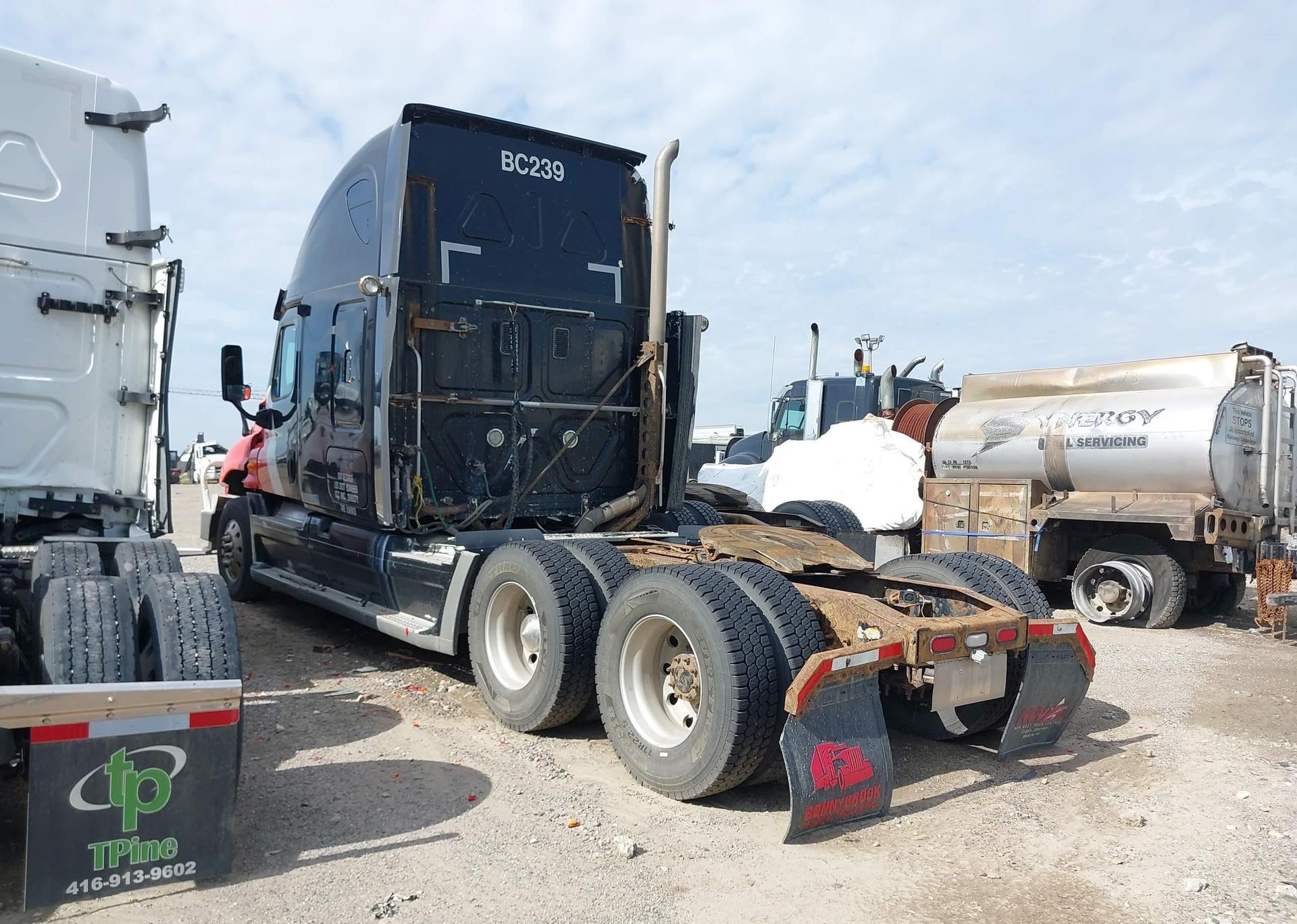 2013 FREIGHTLINER CASCADIA 125