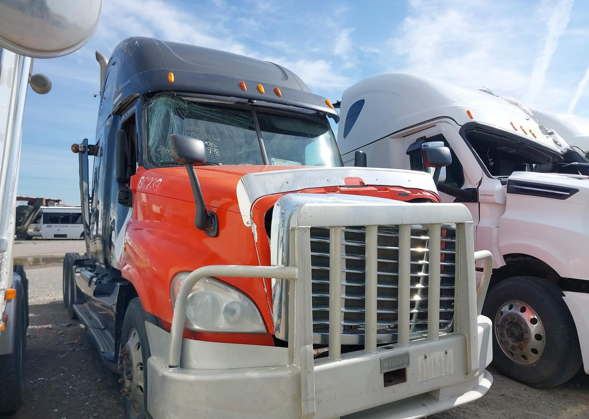 2013 FREIGHTLINER CASCADIA 125