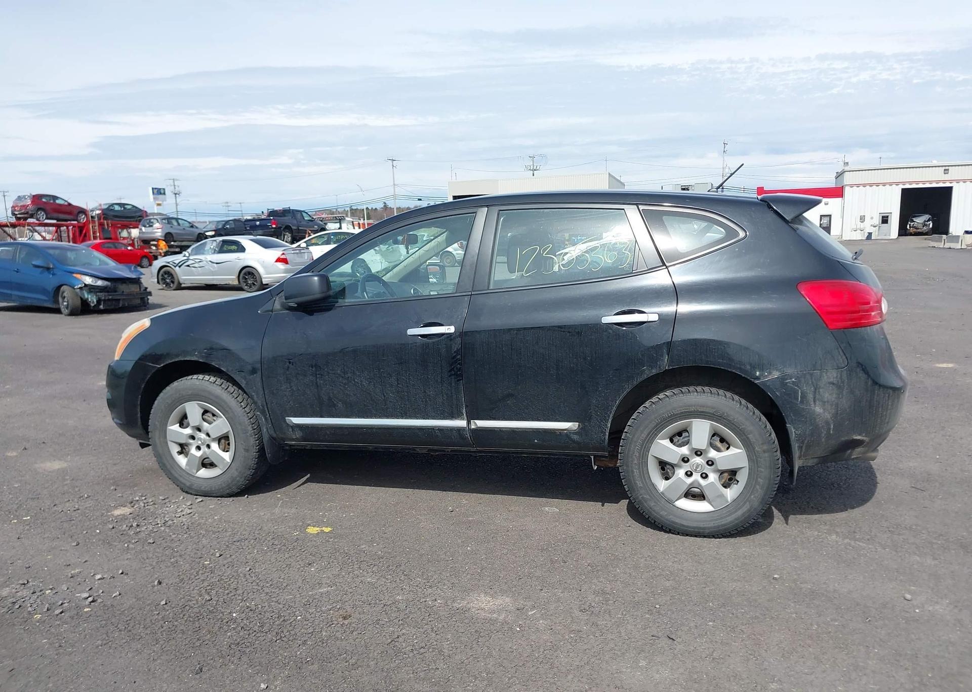 2013 NISSAN ROGUE S