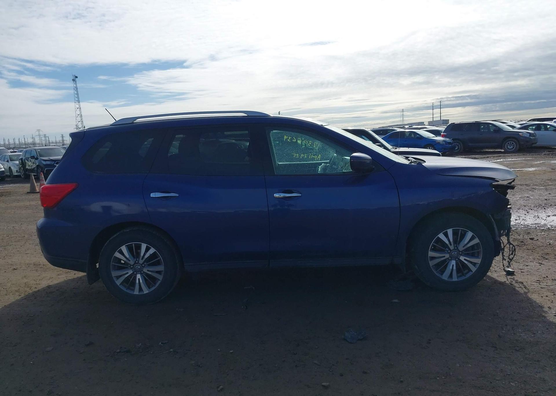 2018 NISSAN PATHFINDER S