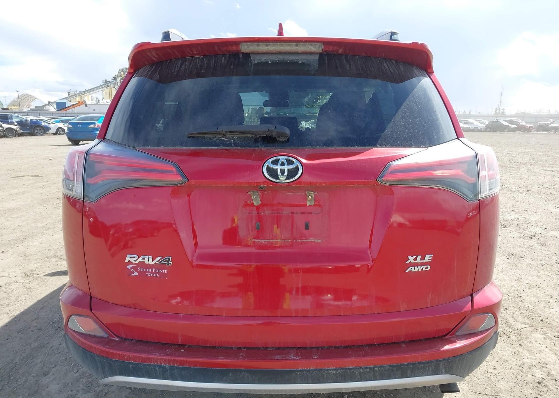 2017 TOYOTA RAV4 XLE