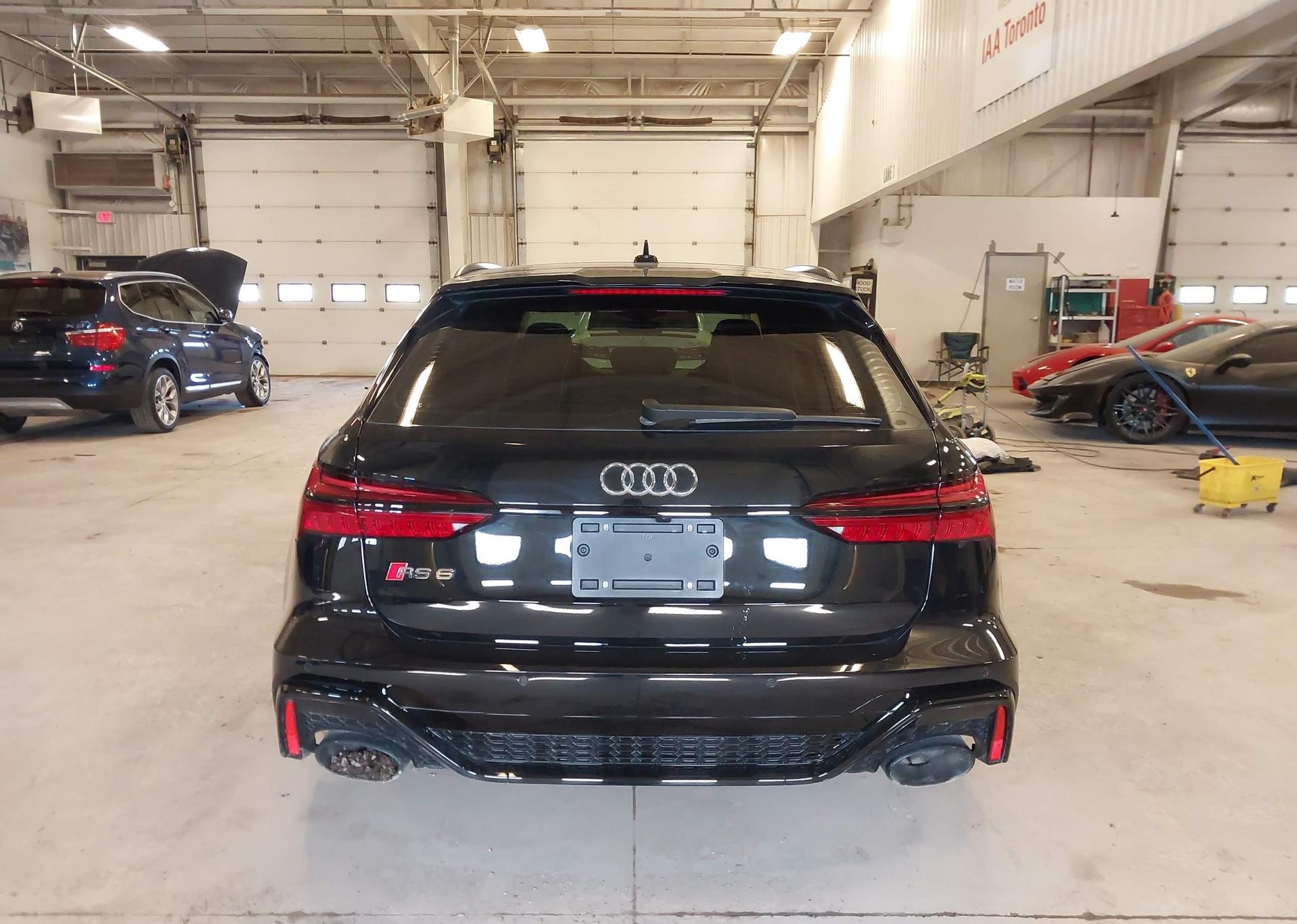 2023 AUDI RS6
