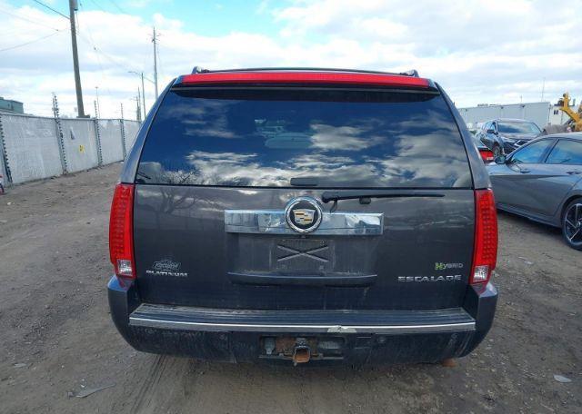 2011 CADILLAC ESCALADE