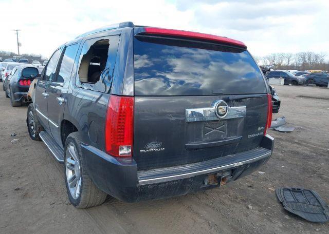2011 CADILLAC ESCALADE