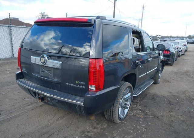 2011 CADILLAC ESCALADE