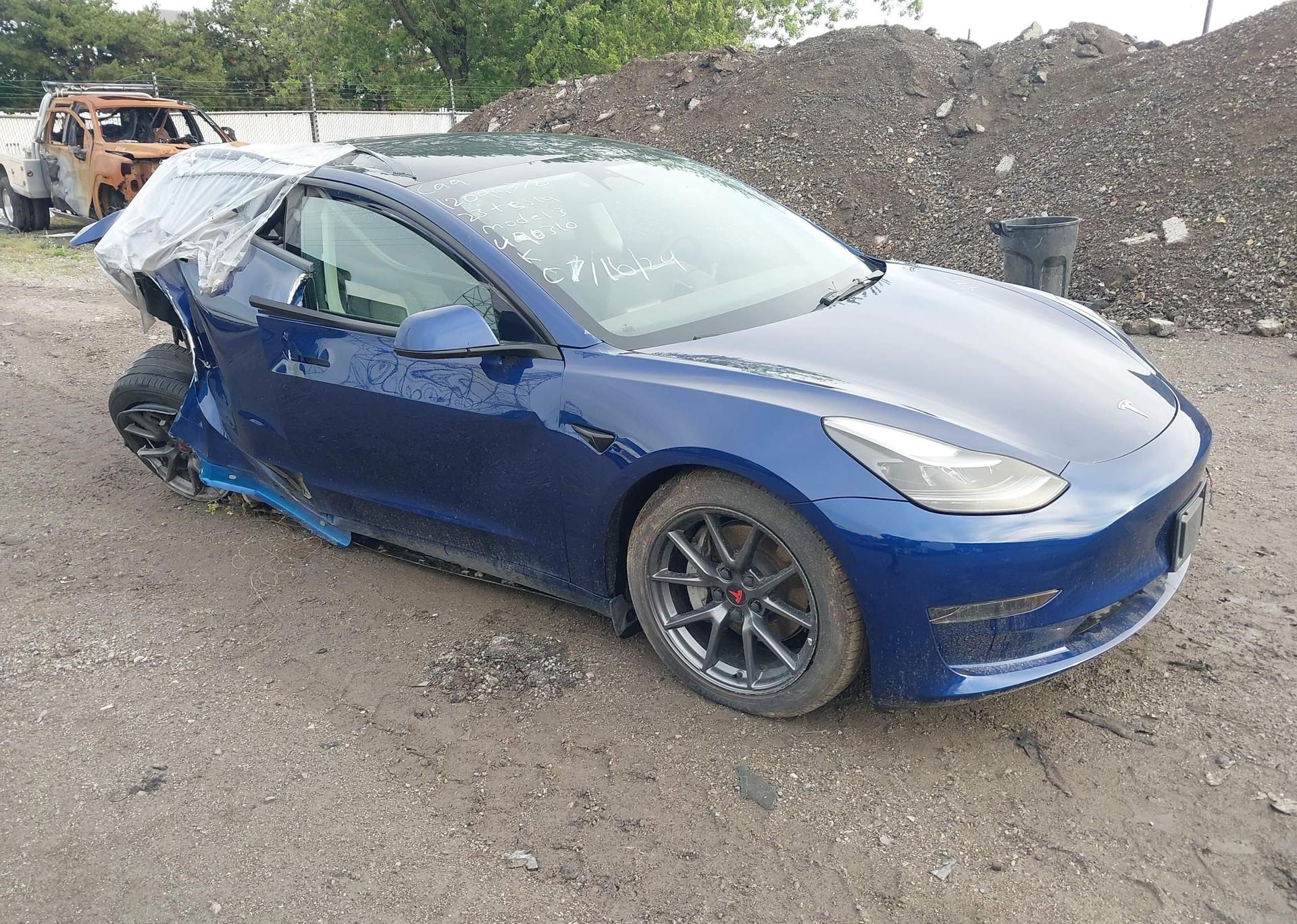 2023 TESLA MODEL 3