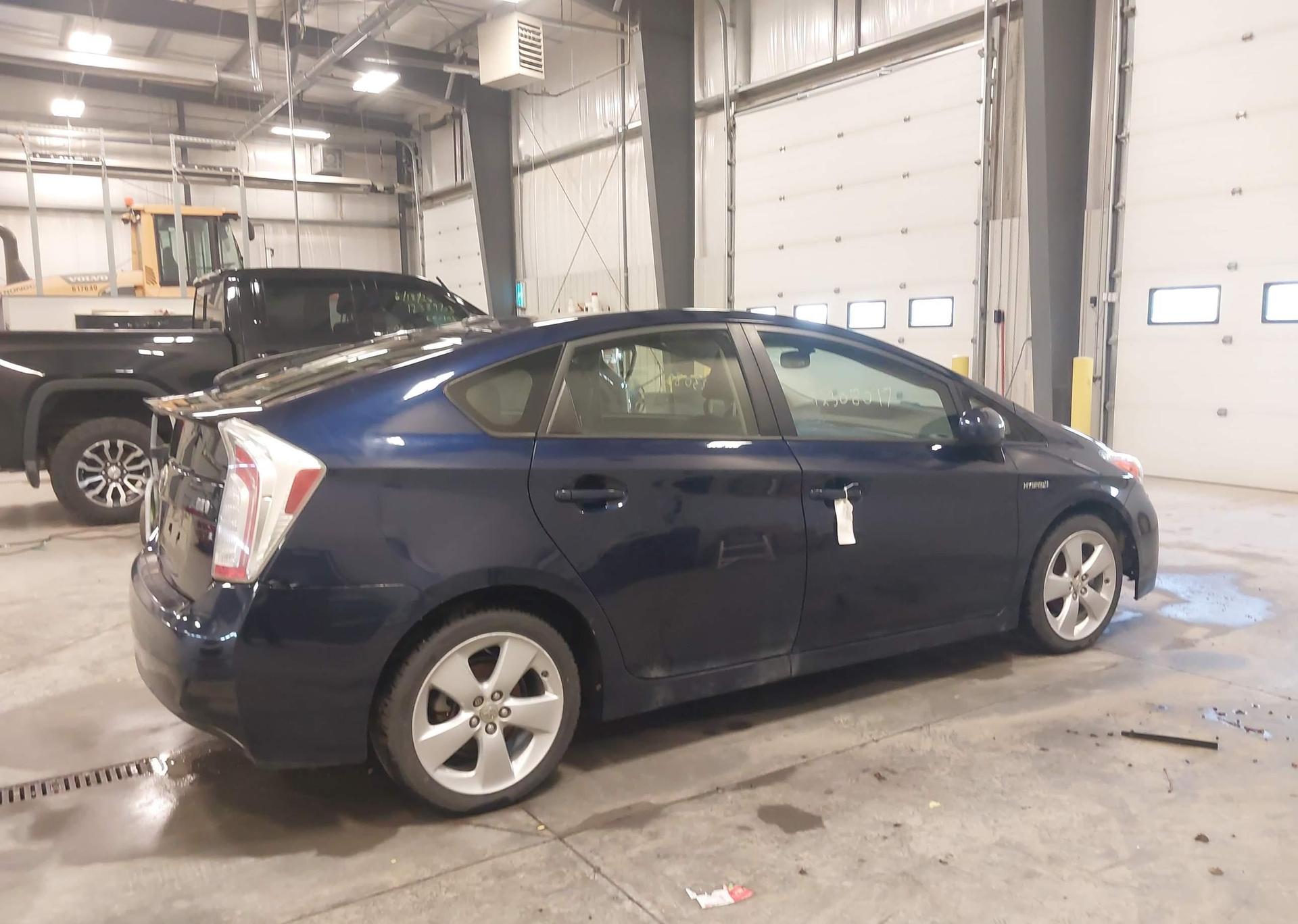 2014 TOYOTA PRIUS