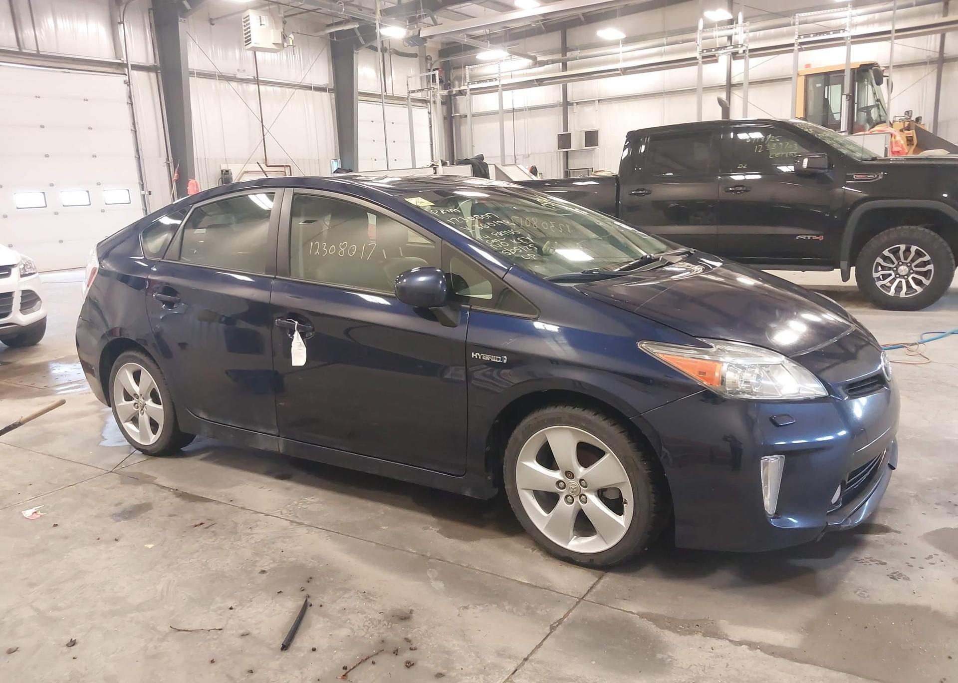 2014 TOYOTA PRIUS