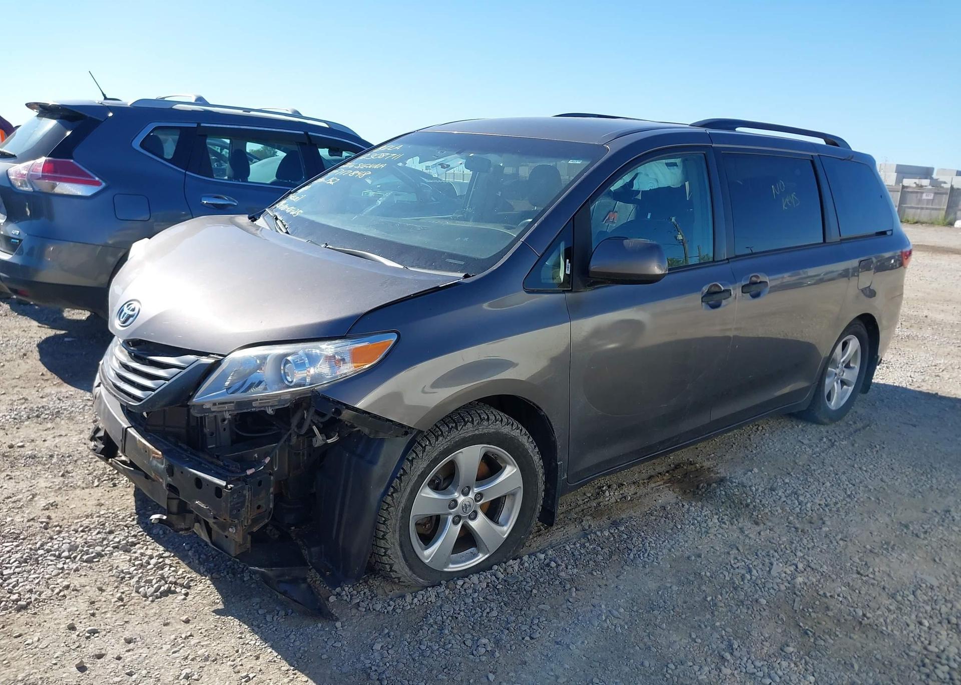 2016 TOYOTA SIENNA