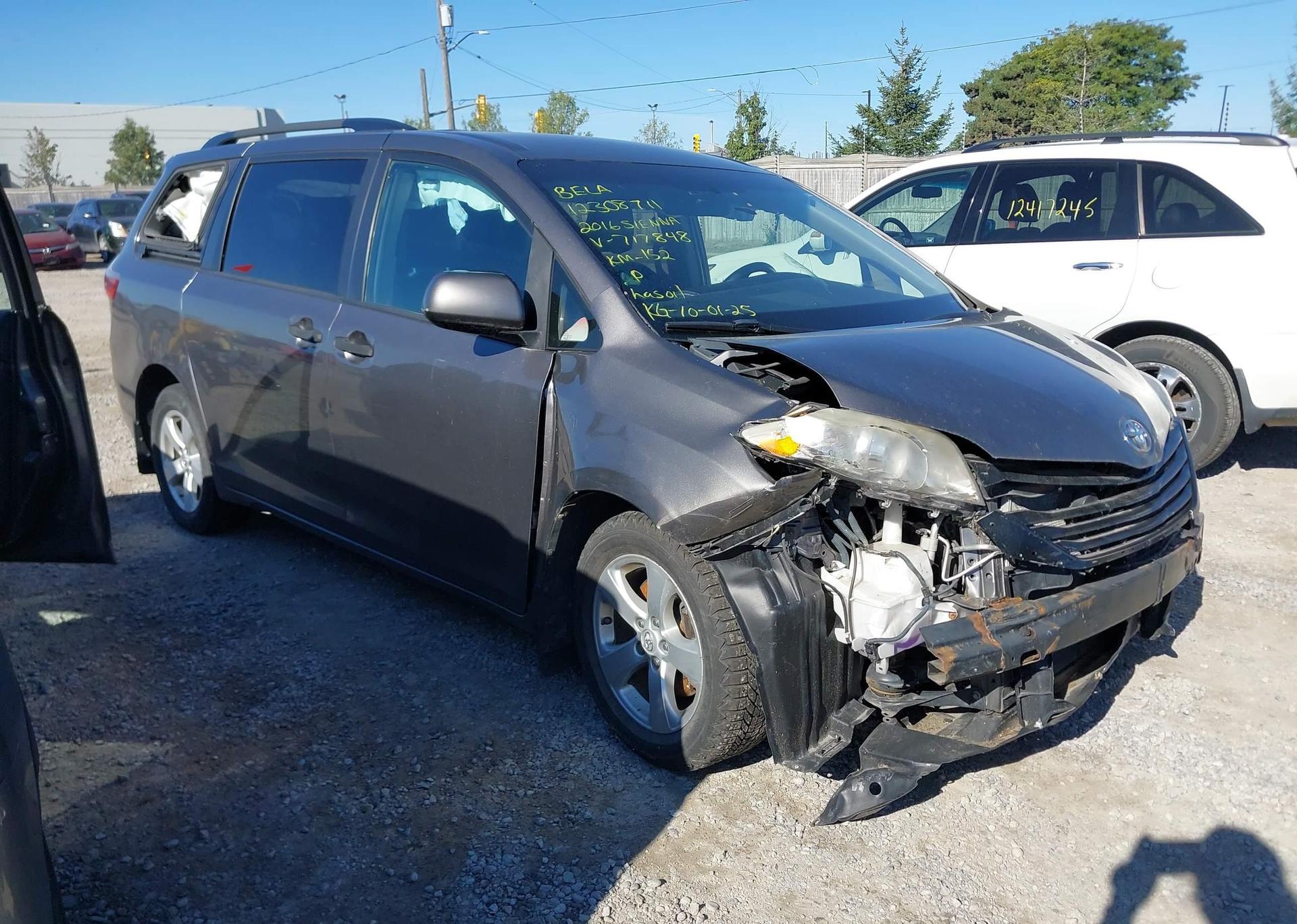 2016 TOYOTA SIENNA