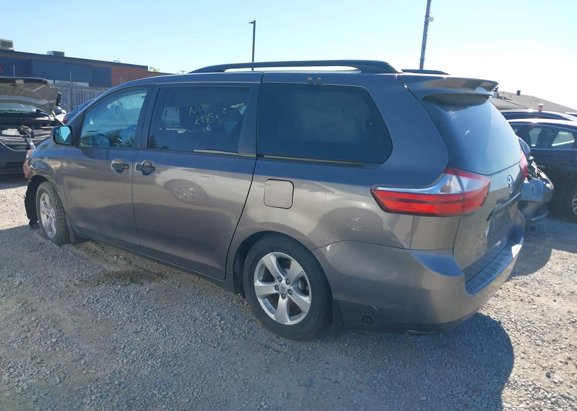 2016 TOYOTA SIENNA