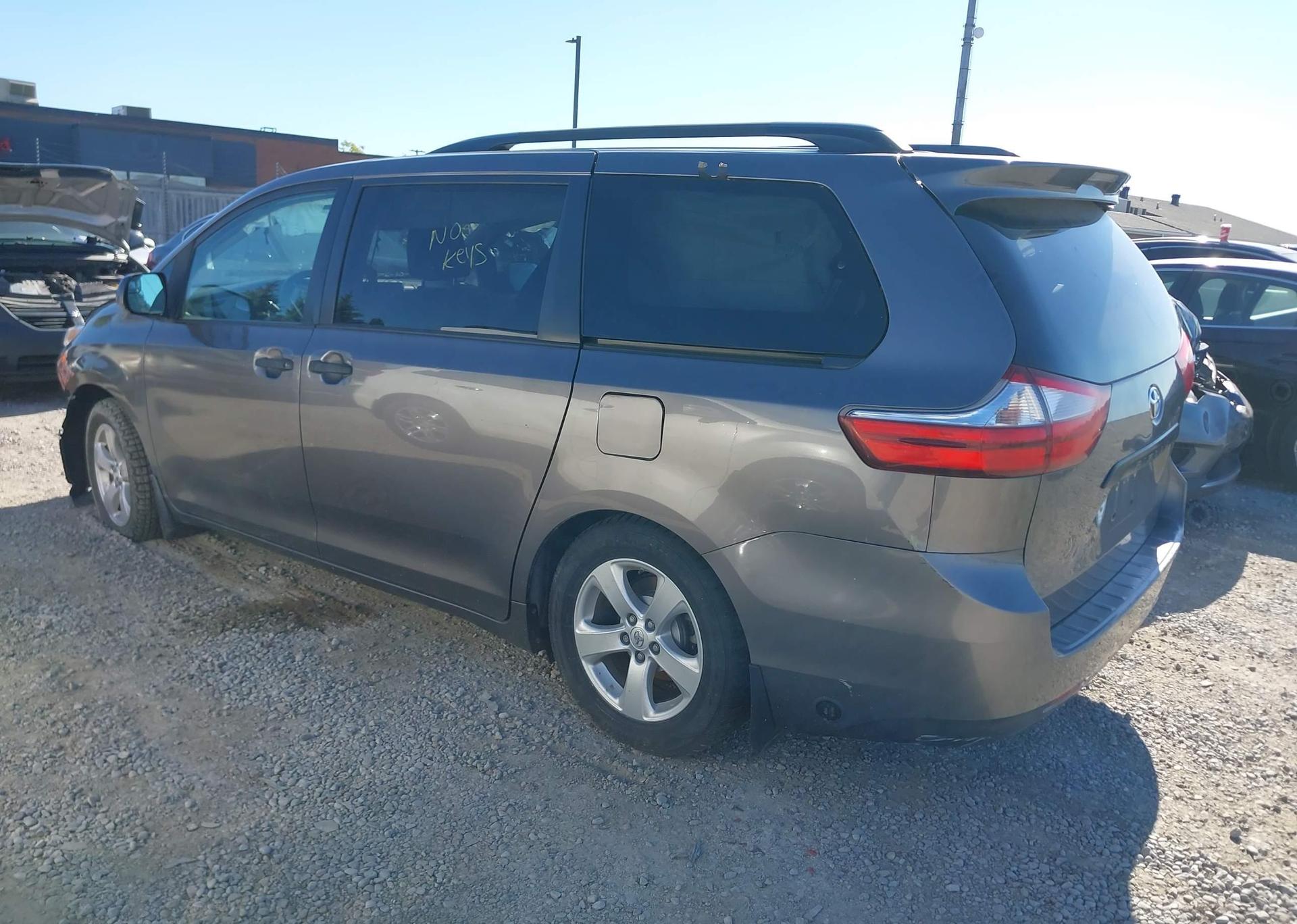 2016 TOYOTA SIENNA