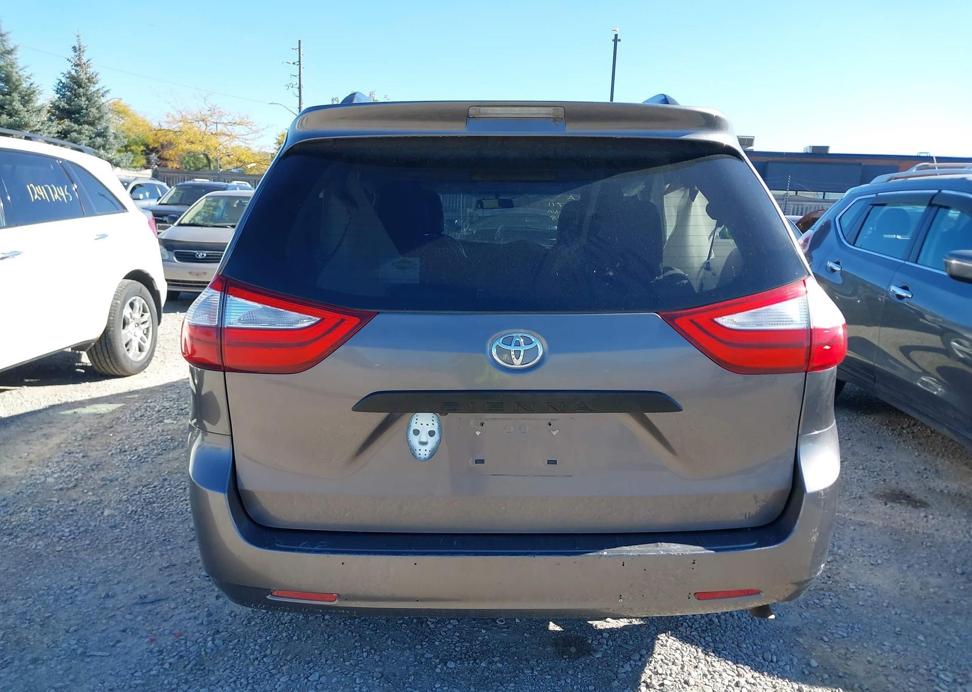 2016 TOYOTA SIENNA