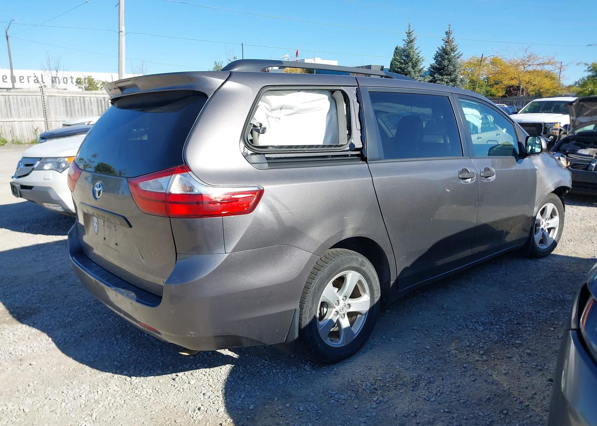 2016 TOYOTA SIENNA
