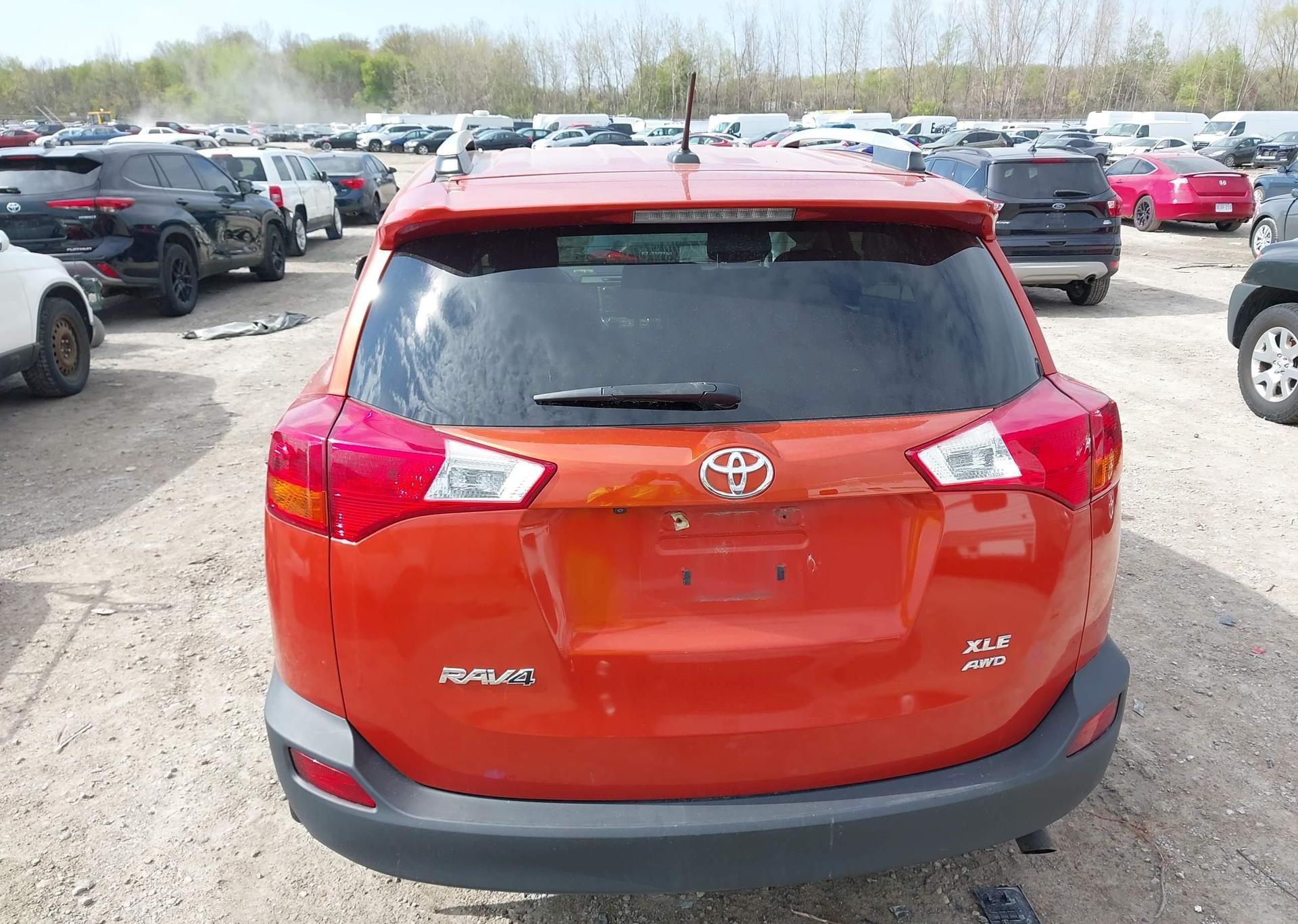 2015 TOYOTA RAV4 XLE