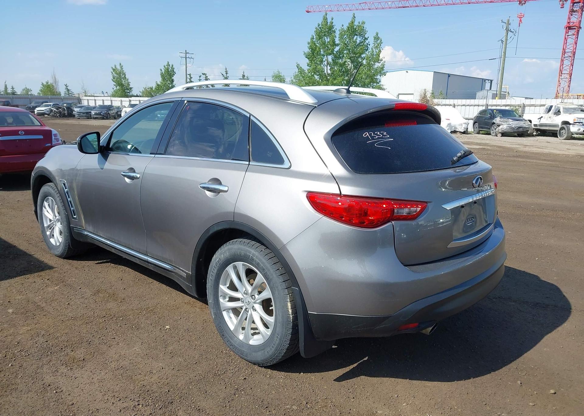 2011 INFINITI FX35