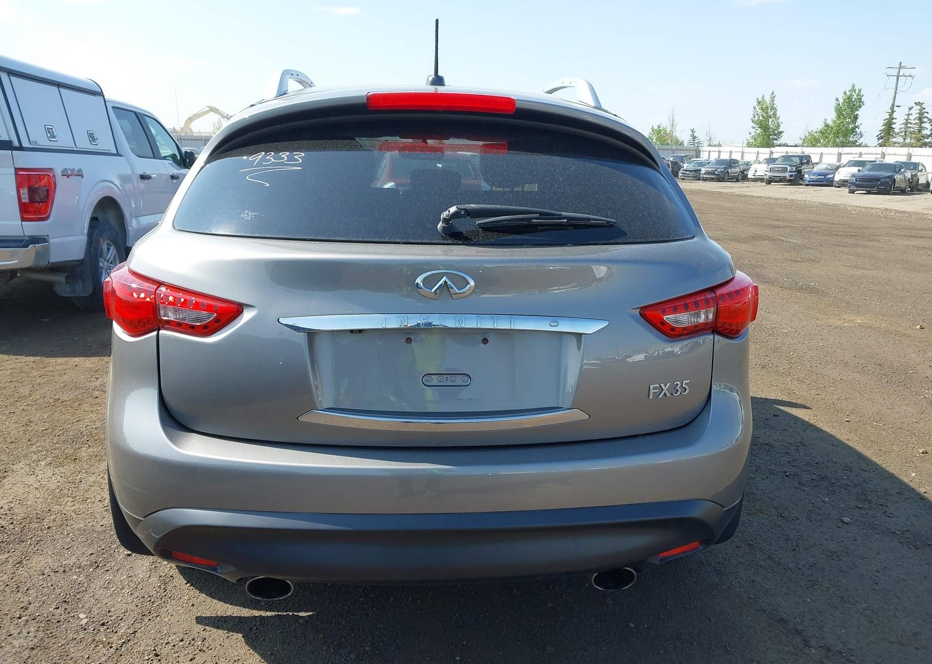 2011 INFINITI FX35